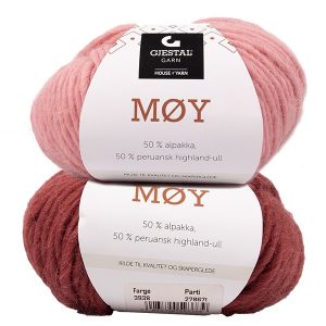 Stickad tröja Vinterlek - garnpaket från Bluum i Møy Stickning 6-8 år Mörk rose/Mjuk korall