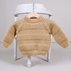 Stickad tröja Lilla grodd - garnpaket från Bluum i Fluffy