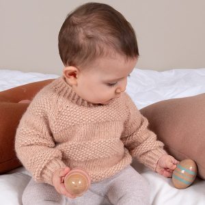 Stickad tröja Lilla grodd - garnpaket från Bluum i Fluffy