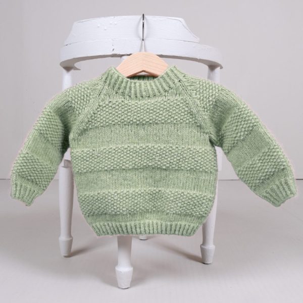 Stickad tröja Lilla grodd - garnpaket från Bluum i Fluffy