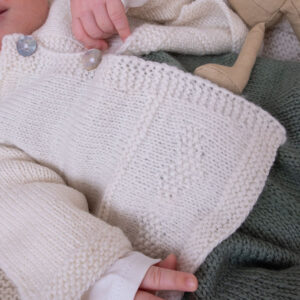 Stickat set Bebisset Hjärta - garnpaket i Bluum Pure Eco baby Wool