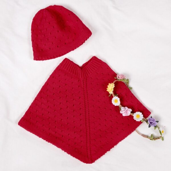 Stickat set Poncho och mössa med hålmönster - garnpaket i Bluum Soft Merino Ull