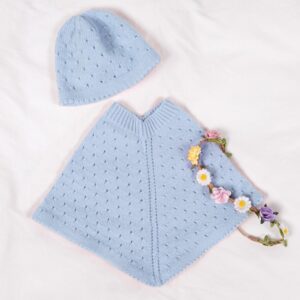 Stickat set Poncho och mössa med hålmönster - garnpaket i Bluum Soft Merino Ull