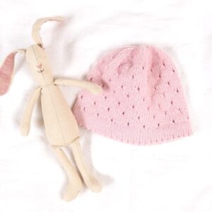 Stickat set Poncho och mössa med hålmönster - garnpaket i Bluum Soft Merino Ull