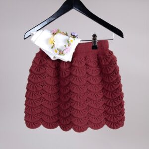 Stickad kjol Våg - garnpaket i Bluum Soft Merino Ull
