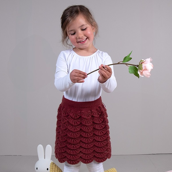 Stickad kjol Våg - garnpaket i Bluum Soft Merino Ull