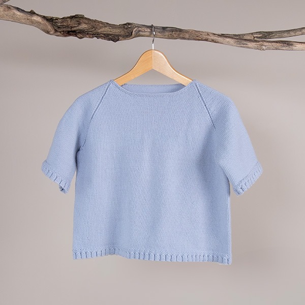 Stickad Sommartopp Blåklocka till dam - garnpaket i Bluum Soft Merino Ull