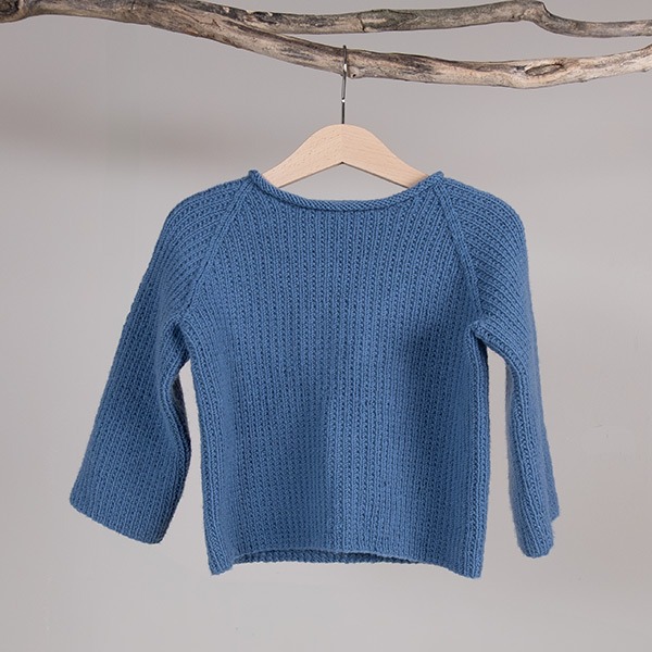 Stickad tröja Timjan till barn - garnpaket i Bluum Soft Merino Ull