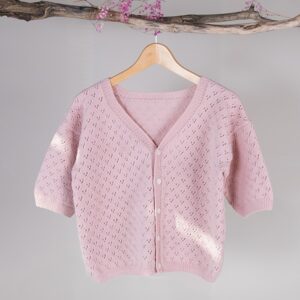 Stickad kofta Viola till dam - garnpaket i Bluum Soft Merino Ull