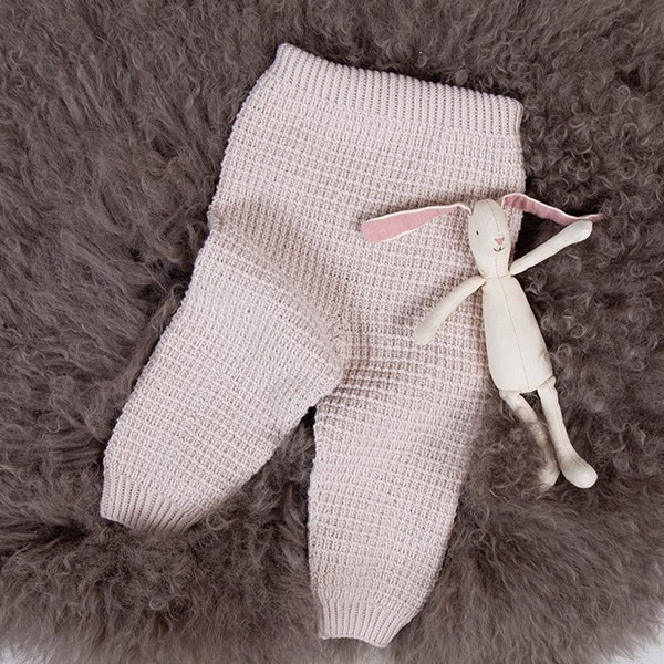 Stickad byxa Hugo - garnpaket i Bluum Soft Merino Ull