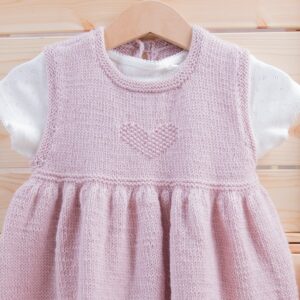 Stickad klänning Hjärta - garnpaket i Bluum Pure Eco Baby Wool