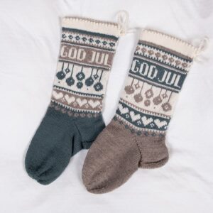 Stickade Julstrumpor Julkulor och valfria namn - garnpaket i Bluum Pure Eco Baby Wool