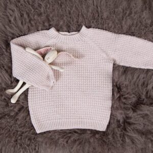 Stickad set Hugo m/tröja, byxa och mössa - garnpaket i Bluum Soft Merino Ull