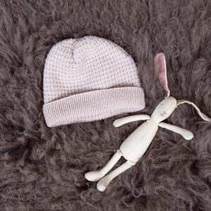 Stickad set Hugo m/tröja, byxa och mössa - garnpaket i Bluum Soft Merino Ull