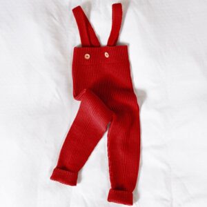 Stickad byxa m/hängslen - garnpaket i Bluum Soft Merino Ull