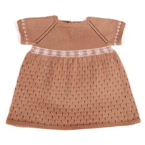 Stickad klänning Alva - garnpaket i Bluum Soft Merino Ull