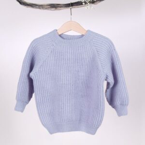 Stickad tröja Noah - garnpaket i Bluum Soft Merino Ull