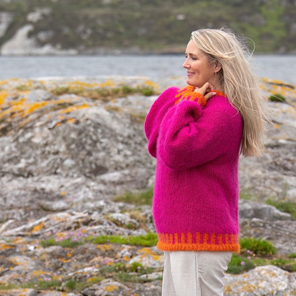 Stickad tröja Strå till dam - garnpaket från Bluum i Fnugg