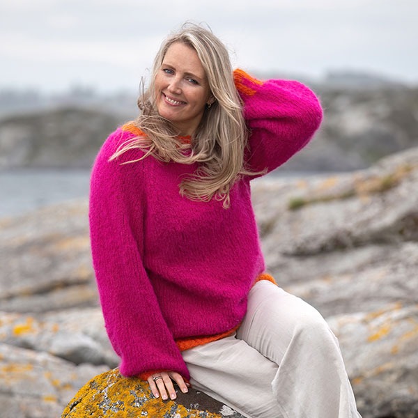 Stickad tröja Strå till dam - garnpaket från Bluum i Fnugg