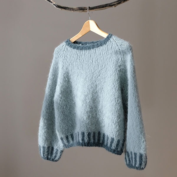 Stickad tröja Strå till dam - garnpaket från Bluum i Fnugg