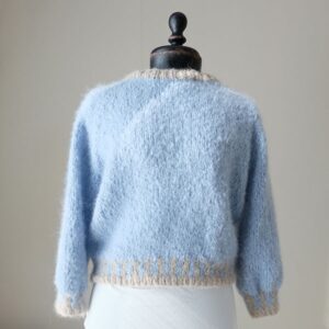 Stickad tröja Strå till dam - garnpaket från Bluum i Fnugg