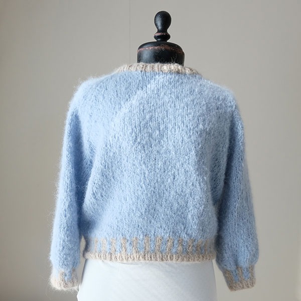 Stickad tröja Strå till dam - garnpaket från Bluum i Fnugg