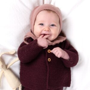 Stickat set Bebisset Trille J3- garnpaket i Bluum Pure Eco Baby Wool