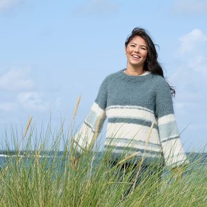 Stickad tröja Sjögräs till dam - garnpaket från Bluum i Fnugg