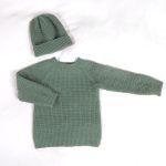 Stickad tröja Hugo med mössa Jadegrön - garnpaket i Bluum Soft Merino Ull