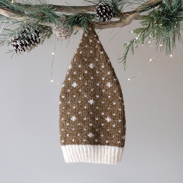 Stickad tröja Skidtur m/lång luva - garnpaket från Bluum i Fluffy