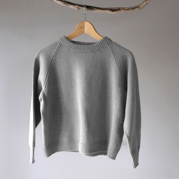 Stickad tröja Ultimat till dam - garnpaket i Bluum Soft Merino Ull