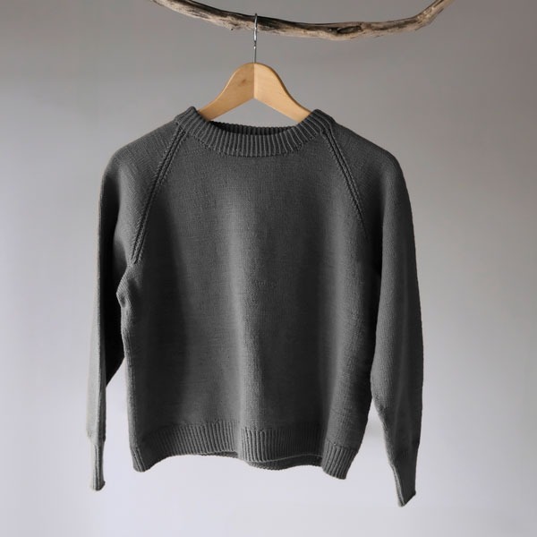 Stickad tröja Ultimat till dam - garnpaket i Bluum Soft Merino Ull