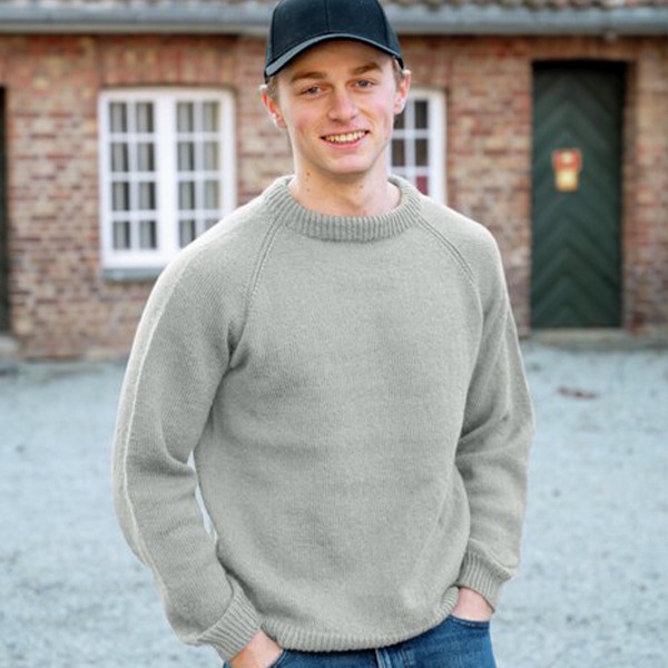 Stickad tröja Ultimat till män Ljus grå melerad - garnpaket i Bluum Soft Merino Ull