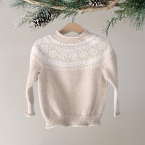 Stickad tröja Vinterdröm - garnpaket i Bluum Soft Merino Ull