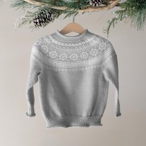 Stickad tröja Vinterdröm - garnpaket i Bluum Soft Merino Ull