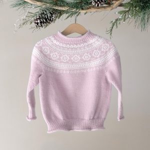 Stickad tröja Vinterdröm - garnpaket i Bluum Soft Merino Ull