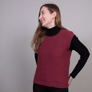 Stickad väst Robin til dam - garnpaket i Bluum Soft Merino Ull