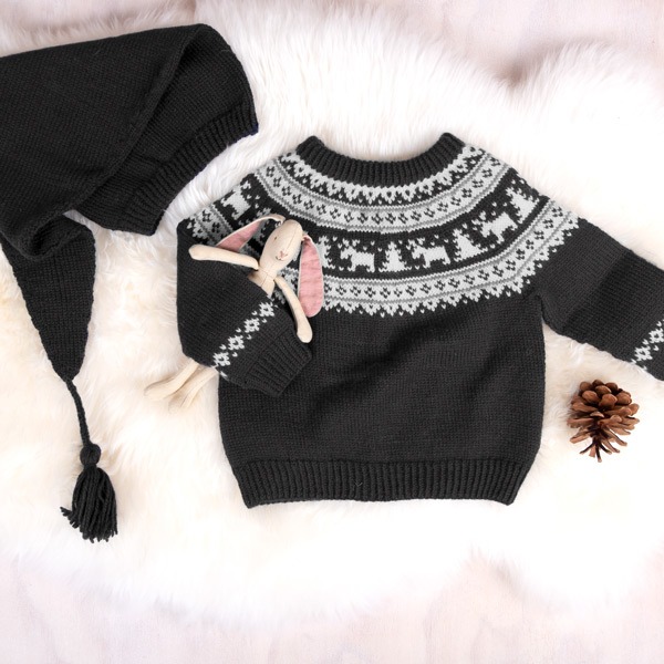 Stickat set Vinternatt-tröja med tomteluva Koksgrå - garnpaket i Bluum Pure Eco Baby Wool