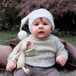 Stickad tröja Snö m/lång luva - garnpaket från Bluum i Fluffy