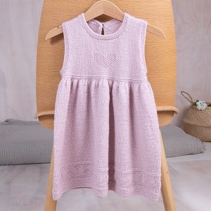 Stickad klänning Hjärta - garnpaket i Bluum Pure Eco Baby Wool