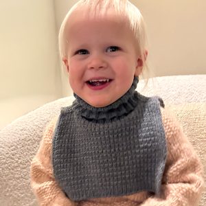 Bluum stickning - gratis stickmönster - Hugo-fuskkrage till barn/vuxen i Soft Merino Ull