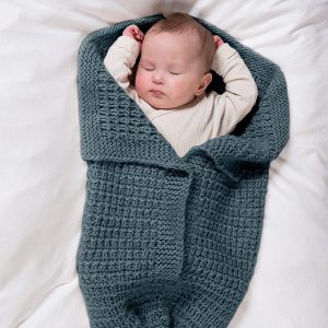 Stickad Myspåse Klara - garnpaket från Bluum i Møy alpacka och ull