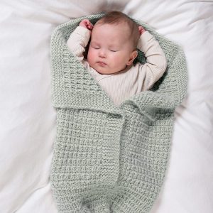 Stickad Myspåse Klara - garnpaket från Bluum i Møy alpacka och ull