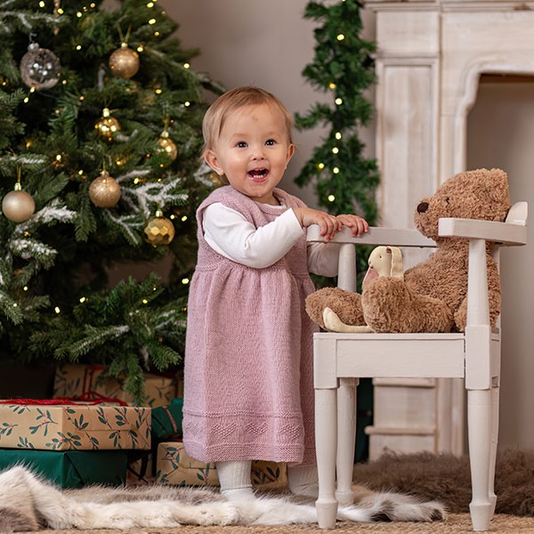 Stickad klänning Hjärta - garnpaket i Bluum Pure Eco Baby Wool