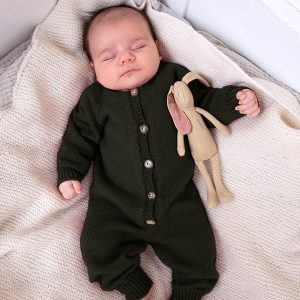 Stickad overall med raglan - garnpaket i Bluum Soft Merino Ull