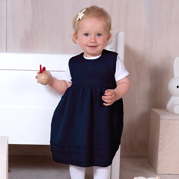 Stickad klänning Hjärta - garnpaket i Bluum Pure Eco Baby Wool