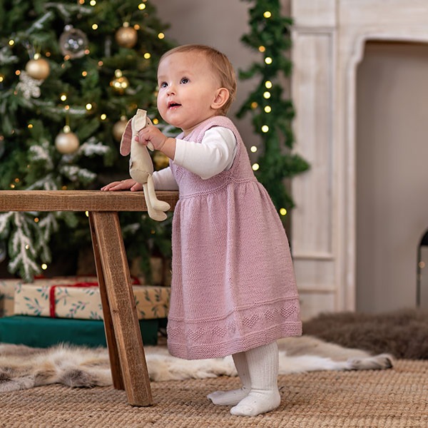 Stickad klänning Hjärta - garnpaket i Bluum Pure Eco Baby Wool