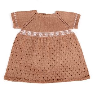 Stickad klänning Alva - garnpaket i Bluum Soft Merino Ull