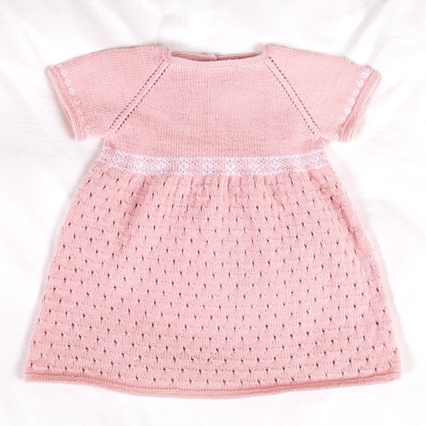 Stickad klänning Alva - garnpaket i Bluum Soft Merino Ull