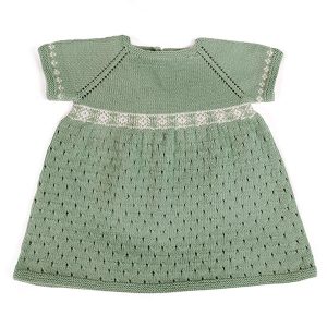 Stickad klänning Alva - garnpaket i Bluum Soft Merino Ull